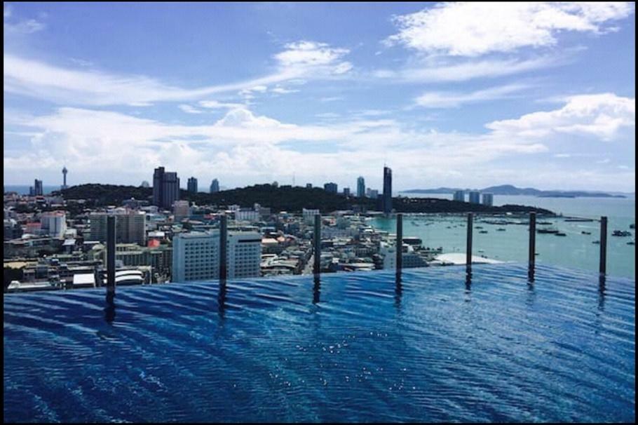 The Base Central Pattaya Eksteriør bilde