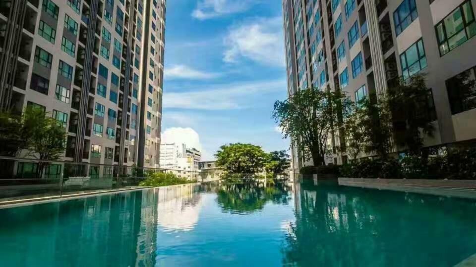 The Base Central Pattaya Eksteriør bilde